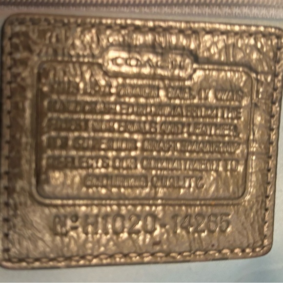 Pewter Patent Leather COACH TOTE with Stitched Coach Insignia - Picture 3 of 9